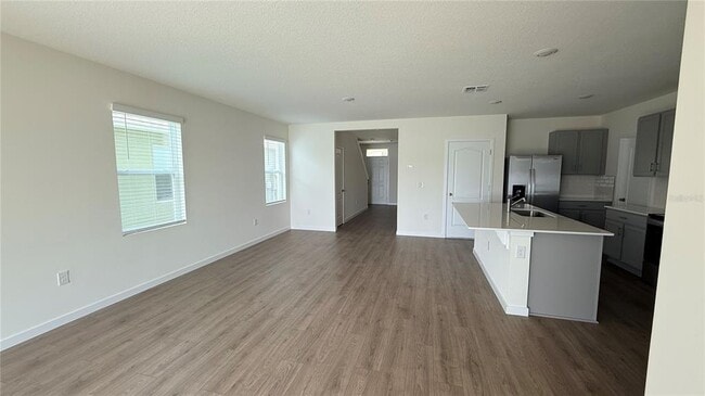 Building Photo - 2066 Walnut Crk Dr