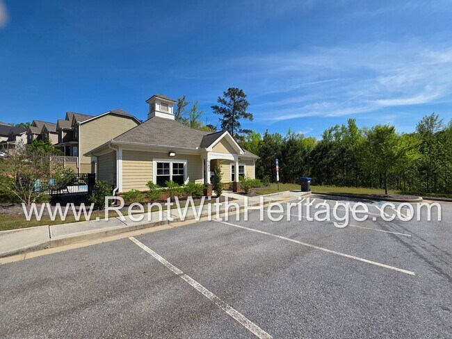 Building Photo - ABSOLUTELY BEAUTIFUL 5 BEDROOM/ 4.5 BATH HOME YOU DONT WANT TO MISS.