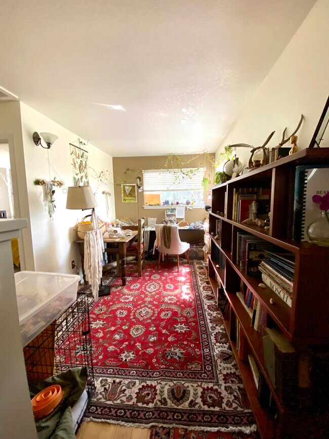 loft - 141 Rowena Pl