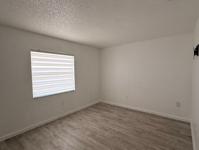 Building Photo - 13186 Thrush St