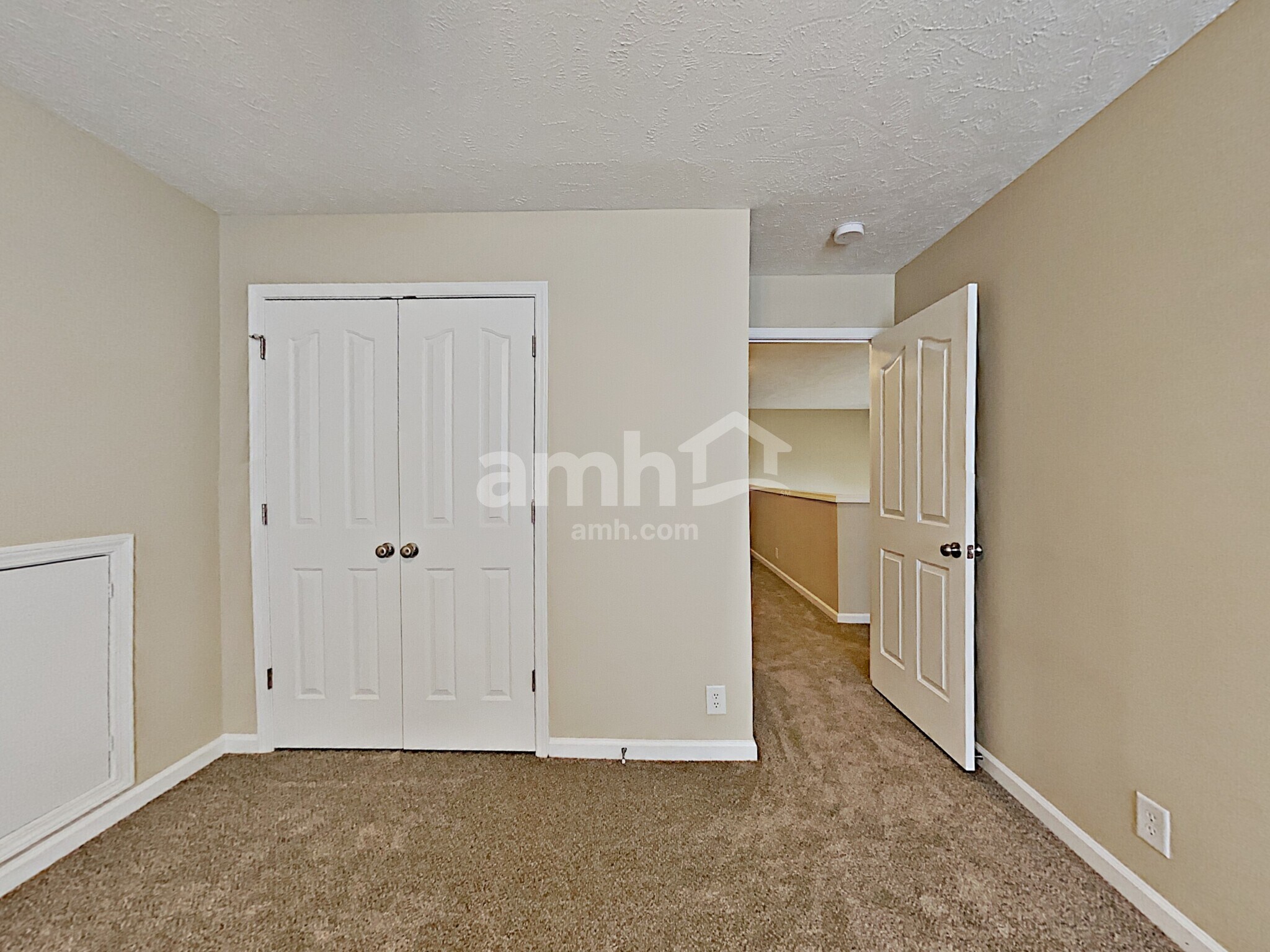 Building Photo - 2053 Leefield Dr