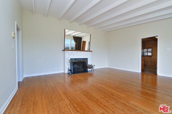 Building Photo - 3682 Berry Dr