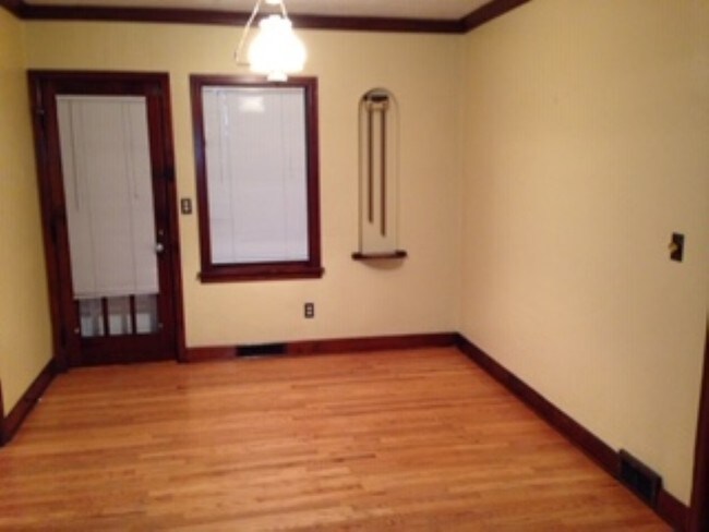 Building Photo - 2326 Scott St