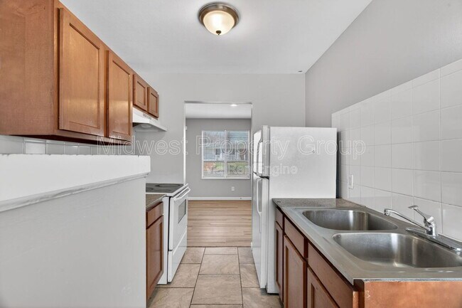 Building Photo - 2228 Duchess Dr