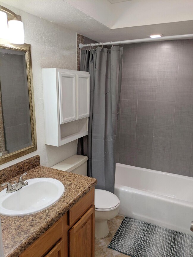 Building Photo - 1350 Riverside Cir
