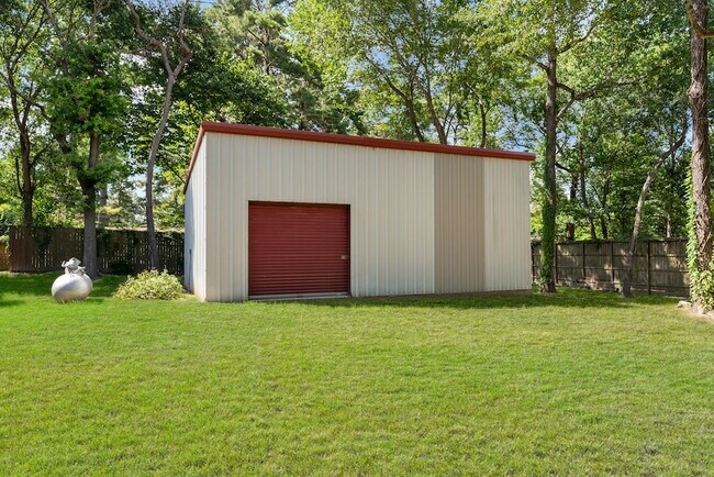 Building Photo - 618 W Rollingwood St