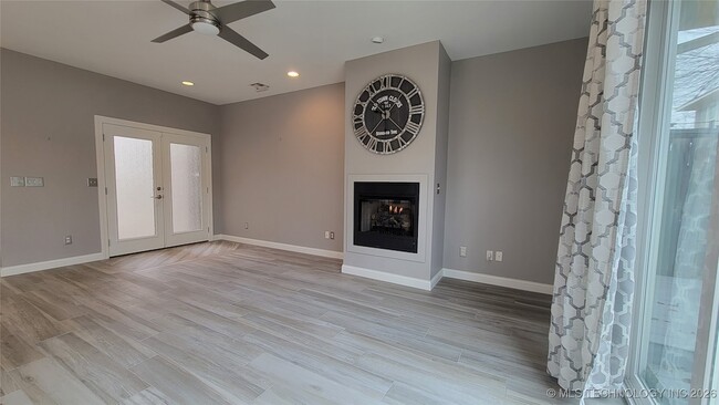 Building Photo - 1430 S Quincy Ave