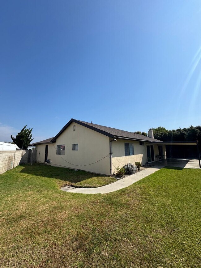 Building Photo - 6512 Cadiz Cir