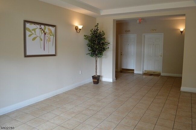 Building Photo - 1305 Meadow Brook Ct