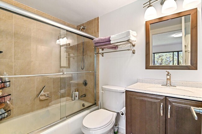 Building Photo - 2500 Presidential Way