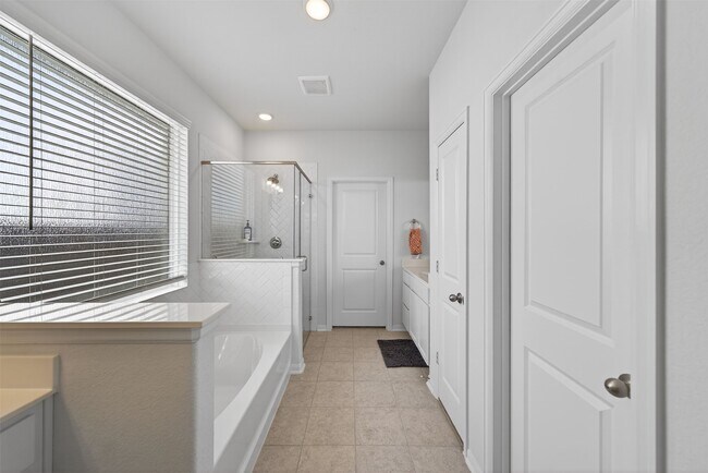 Building Photo - 2456 Solaris Bnd Dr