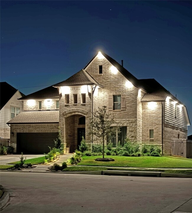 Building Photo - 1922 Pleasant Grove Dr