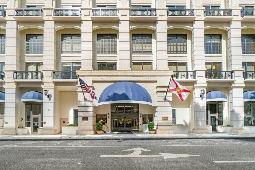 One City Plaza - 801 S Olive Ave