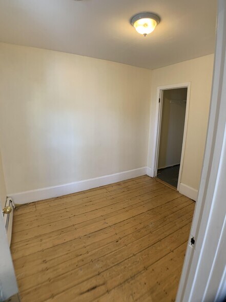 Building Photo - 68 Pleasant St