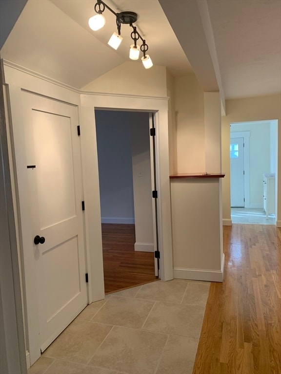 Building Photo - 140 Ames St