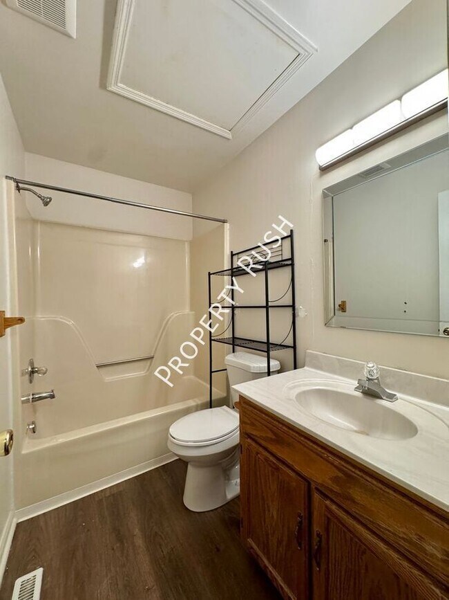 Building Photo - 6018 Champion Rd