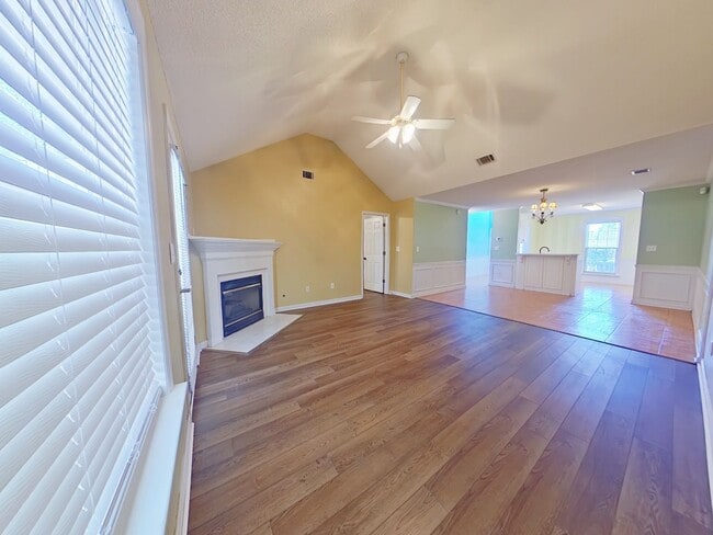 Building Photo - Two Bedroom Townhome in the Heart of Grovetown!