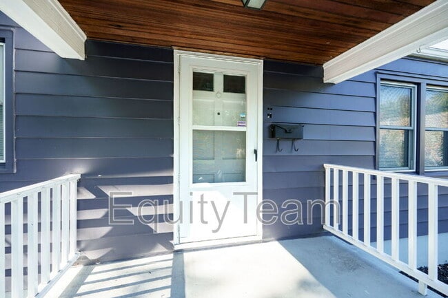 Building Photo - 6949 Marbev Dr