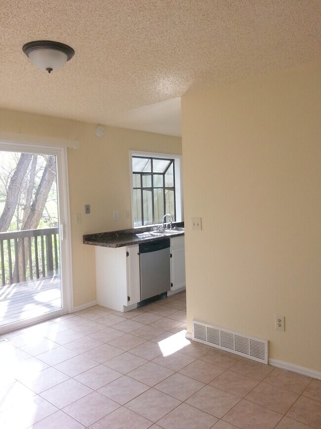 Building Photo - 1603 Cottonwood Dr