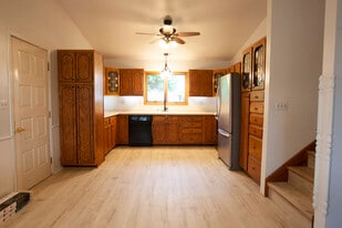 Building Photo - 538 Cottonwood Ave