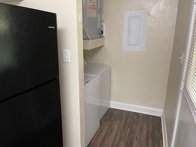 Building Photo - PORTLAND TOWNHOMES