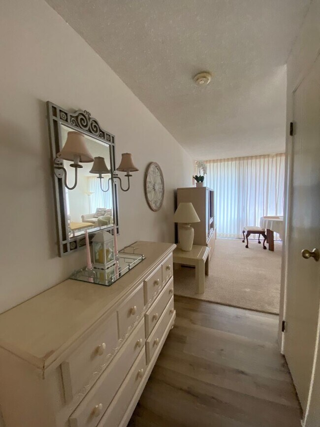 Building Photo - 84-680-680 Kili Dr