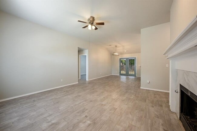 Building Photo - Very Nice 3 Bedroom 2 Bath Home in Norman Schools