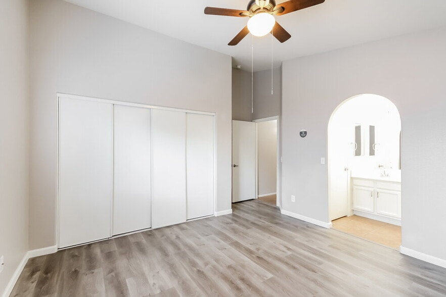 Building Photo - 21632 N 33rd Ave