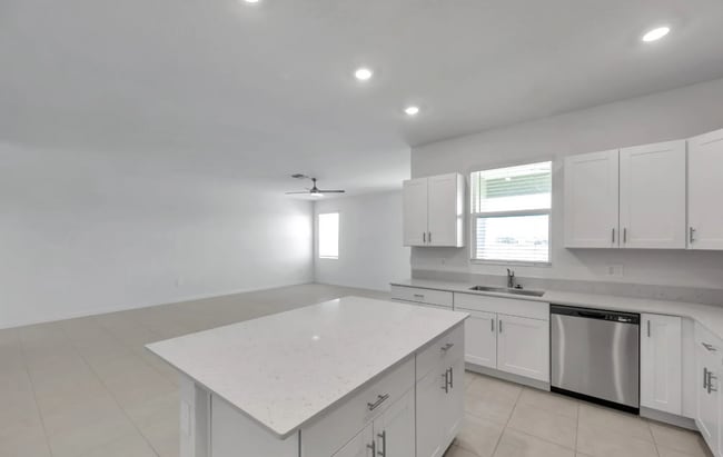 Building Photo - 9438 Cannon Bch Dr