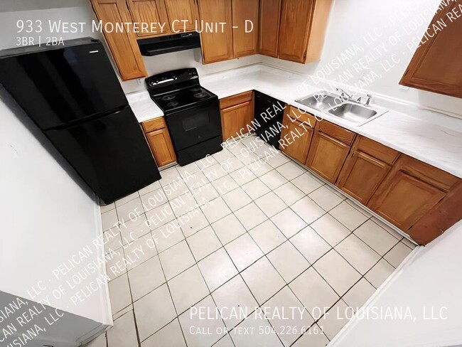 Building Photo - 933 Monterey Ct S