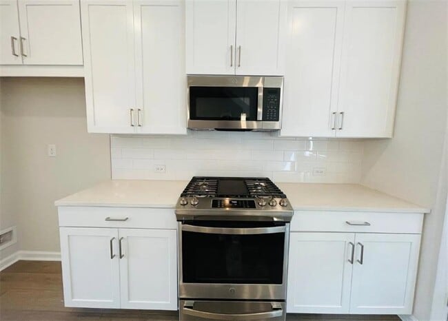 Building Photo - 3745 Davis Cir