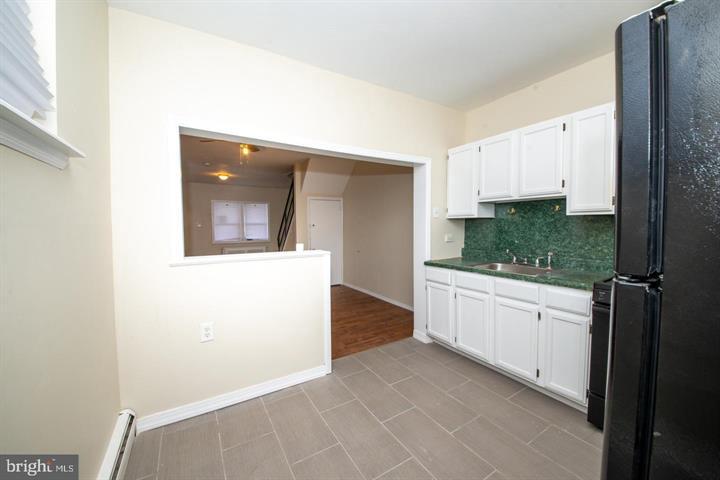 Building Photo - 2061 Wilmot St