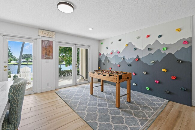 Building Photo - 8110 W Lake Dr