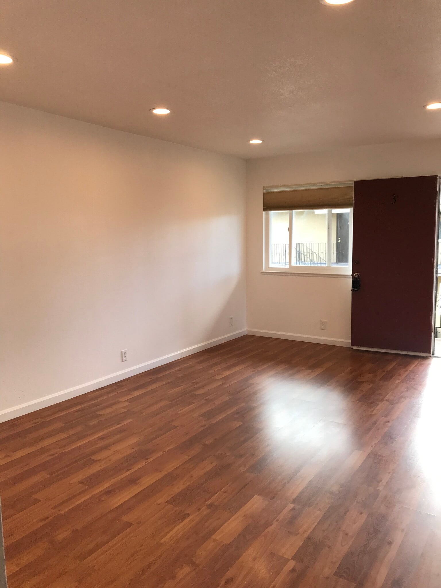 Building Photo - 166 Echo Ave