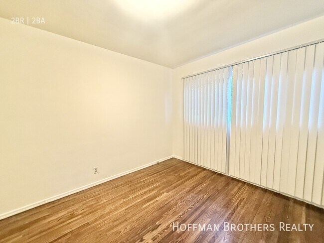 Building Photo - 11950 Laurelwood Dr