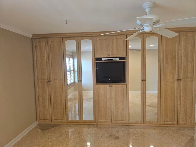 Building Photo - 1501 S Flagler Dr