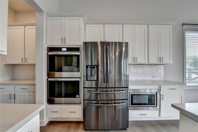 Building Photo - 3695 Andover St