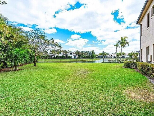 Building Photo - 17511 Cadena Dr