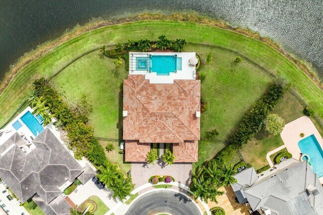 Building Photo - 17511 Cadena Dr