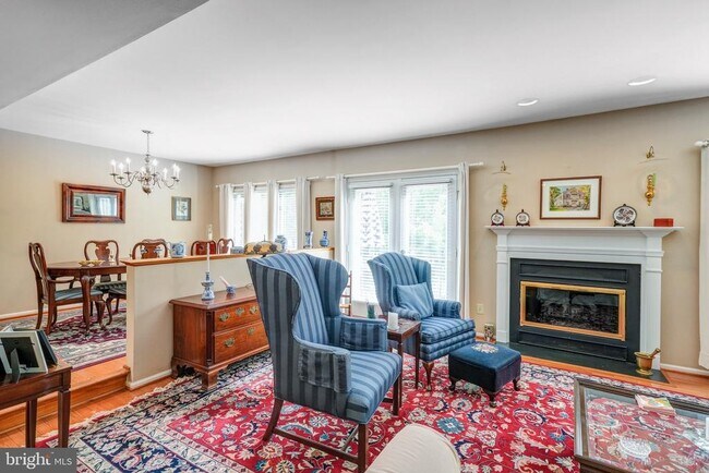 Building Photo - 71 Amity Dr