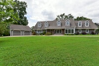 Building Photo - 2006 W Broadway St