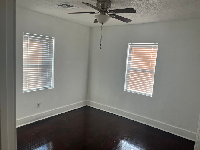 Building Photo - 2536 NW 21st, Okla