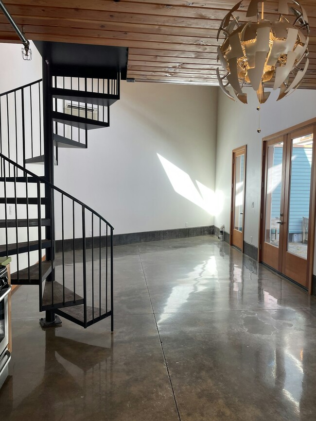 Building Photo - 8777 N Lombard St