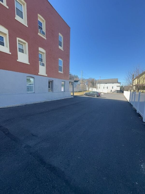 Building Photo - 730 N Main St