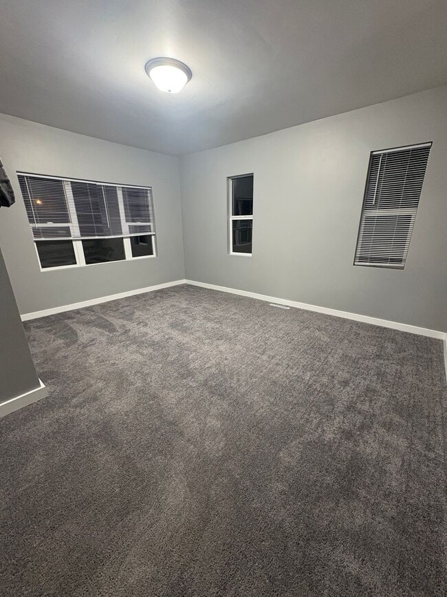 Building Photo - 315-317 Smith