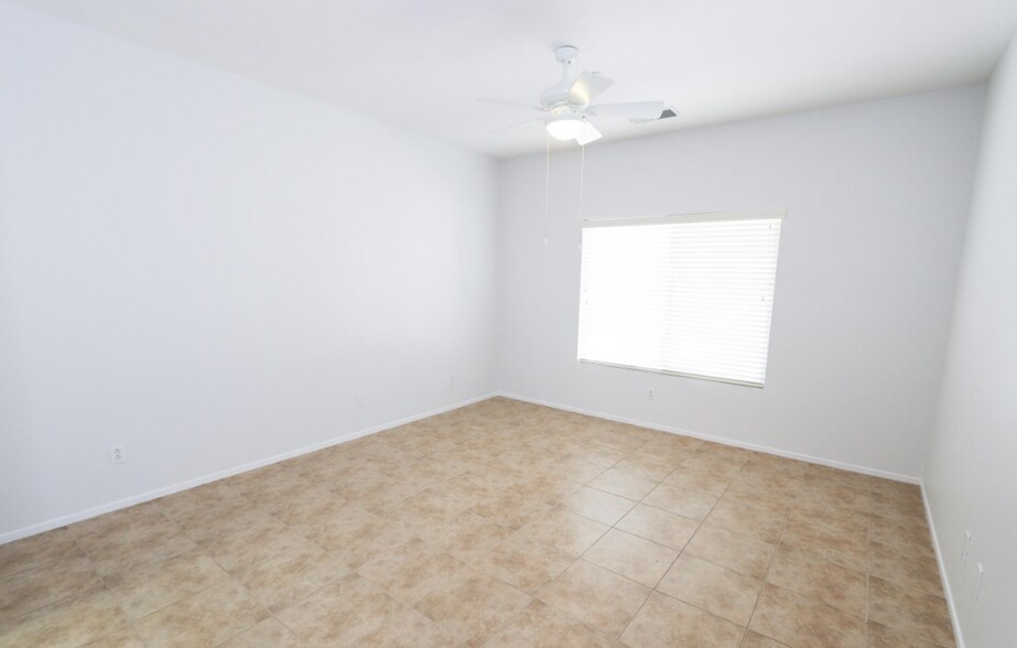 Building Photo - 3713 Vista Verde