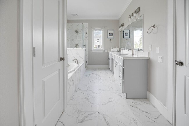 Building Photo - 4701 Inker St