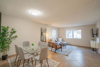 Building Photo - 8570 E McDowell Rd