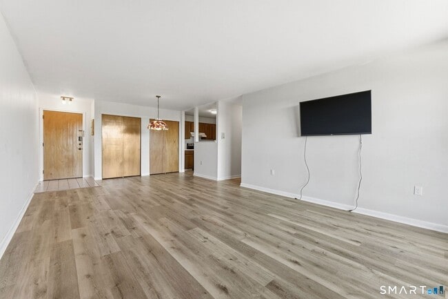 Building Photo - 2316 Cromwell Hills Dr