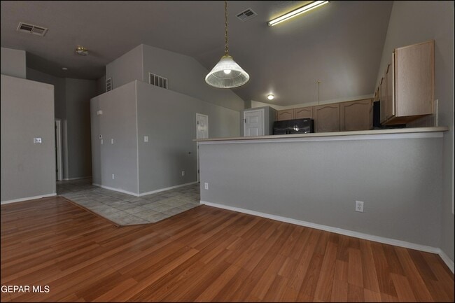 Building Photo - 7089 Black Ridge Dr
